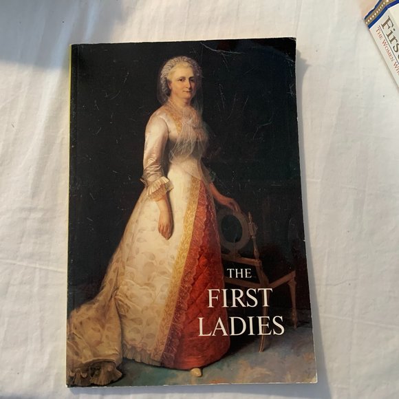 4 pack Women's History books - Picture 8 of 13